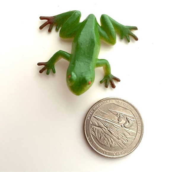 10 Colorful Miniature Toy Frogs Toads Amphibians Poison Dart Tree Frog Blue Red - Picture 4 of 14